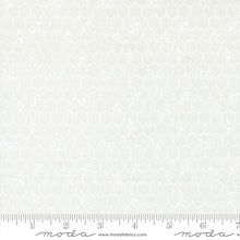 Load image into Gallery viewer, Moda Fabrics - Wild Honey Honeycomb Daisy White - 1/2 YARD CUT