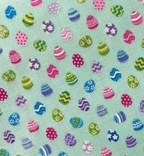 Load image into Gallery viewer, Fabric Traditions - Patterned Egg - 1/2 YARD CUT