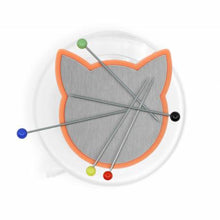 Load image into Gallery viewer, Magnetic Pin Cat
